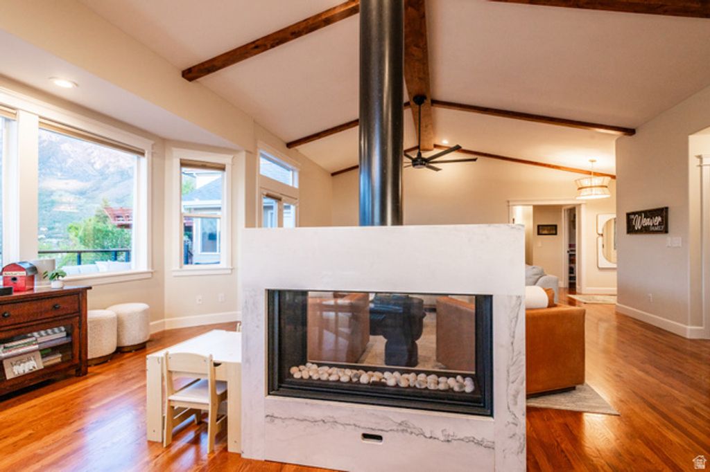 Image 9 of property listing at 10721 S DIMPLE DELL DR, Sandy, UT 84092