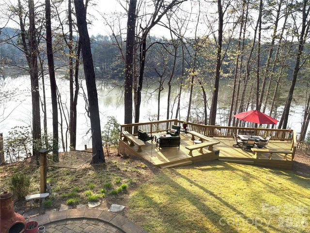 91 Island View Court, Mill Spring, NC 28756