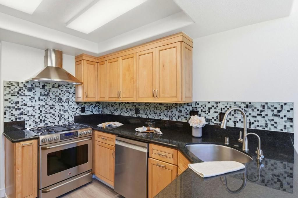 Image 14 of property listing at 2372 Apsis Court, San Jose, CA 95124