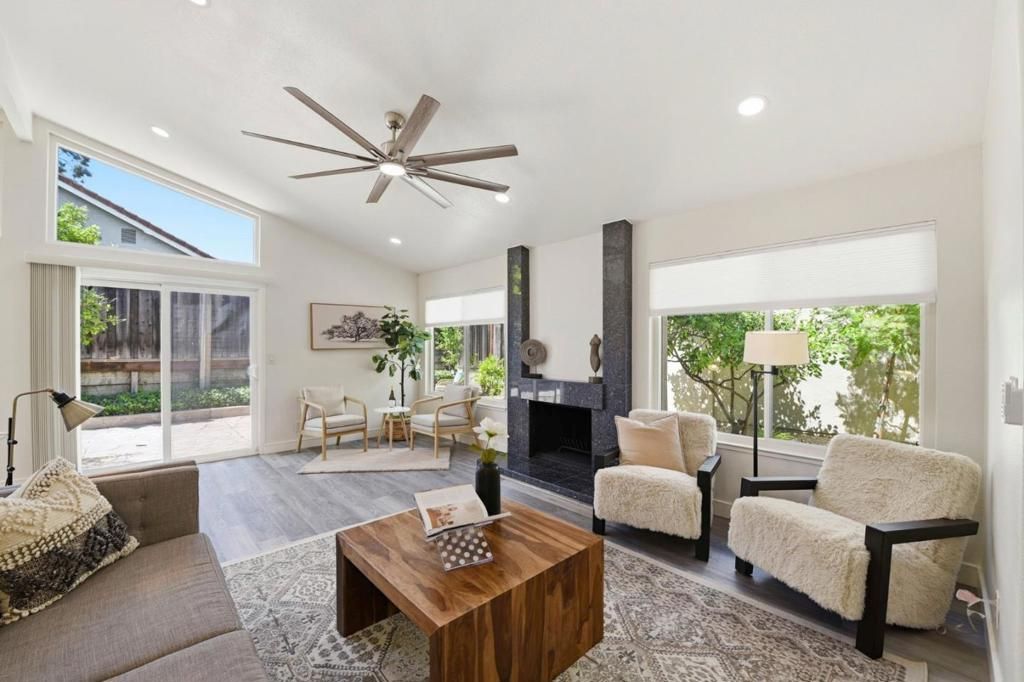 Image 6 of property listing at 2372 Apsis Court, San Jose, CA 95124