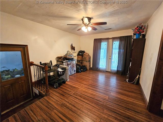 96 Kelly Lane, Gallipolis Ferry, WV 25515