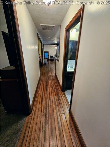 96 Kelly Lane, Gallipolis Ferry, WV 25515