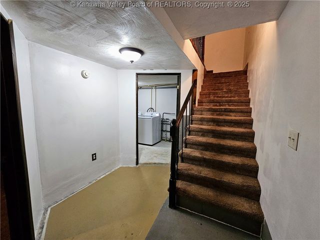 96 Kelly Lane, Gallipolis Ferry, WV 25515