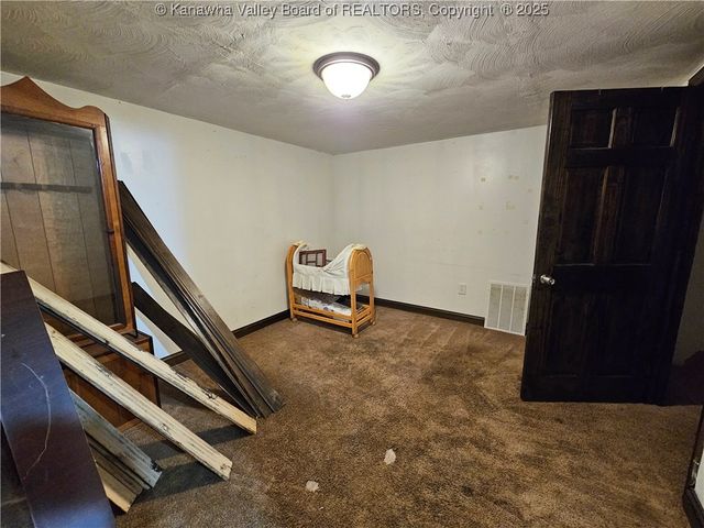 96 Kelly Lane, Gallipolis Ferry, WV 25515