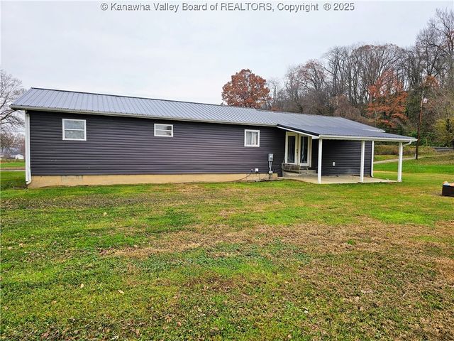 96 Kelly Lane, Gallipolis Ferry, WV 25515