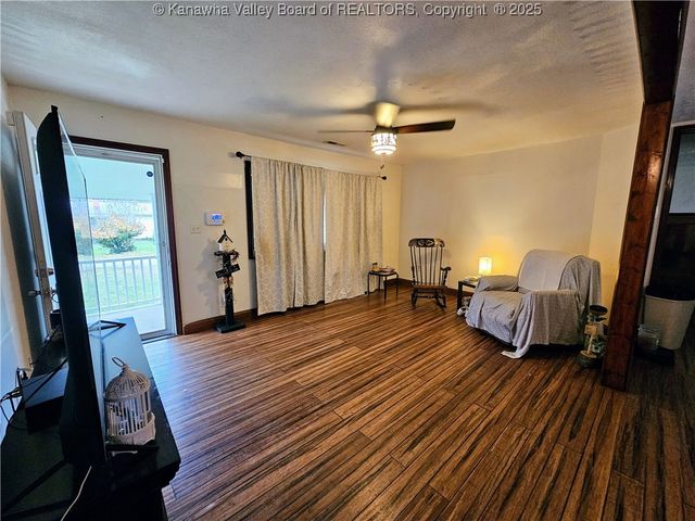 96 Kelly Lane, Gallipolis Ferry, WV 25515