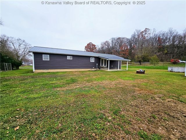 96 Kelly Lane, Gallipolis Ferry, WV 25515