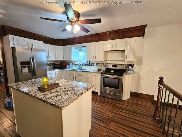 96 Kelly Lane, Gallipolis Ferry, WV 25515