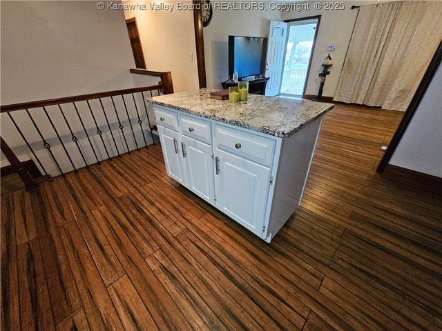 96 Kelly Lane, Gallipolis Ferry, WV 25515