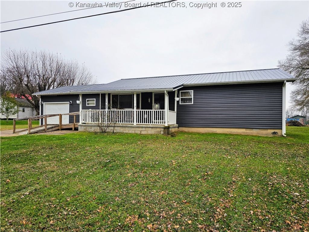 96 Kelly Lane, Gallipolis Ferry, WV 25515