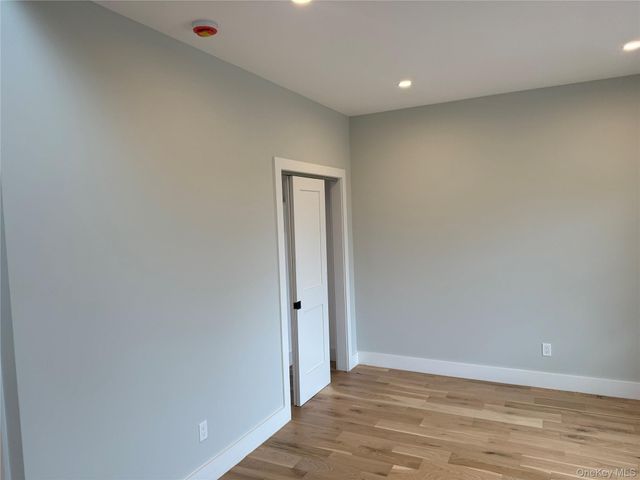 4 lotto court Road, Lake Grove, NY 11755