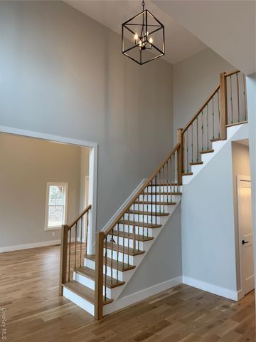 4 lotto court Road, Lake Grove, NY 11755