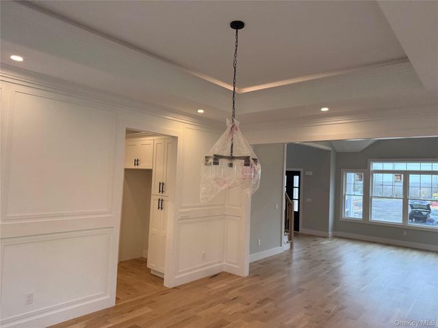 4 lotto court Road, Lake Grove, NY 11755