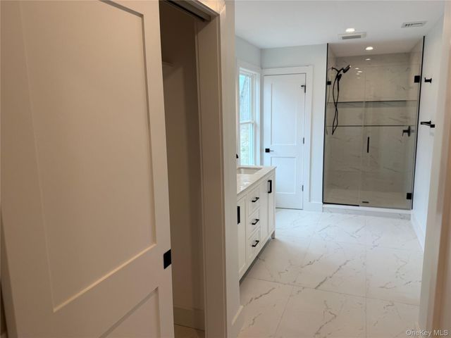 4 lotto court Road, Lake Grove, NY 11755