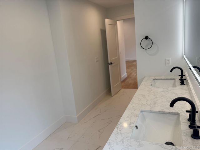 4 lotto court Road, Lake Grove, NY 11755