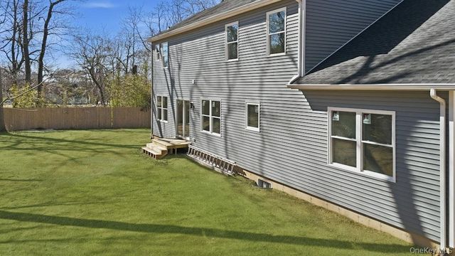 4 lotto court Road, Lake Grove, NY 11755