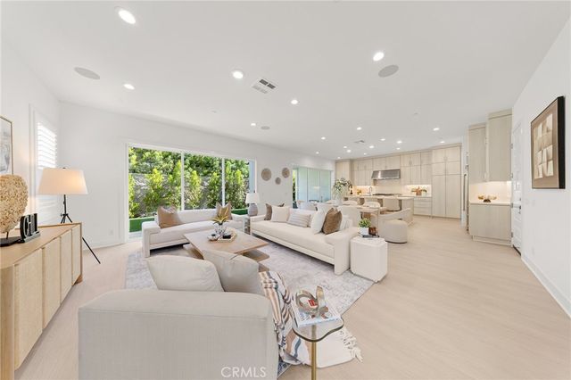 200 Orange Grove, Lake Forest, CA 92630