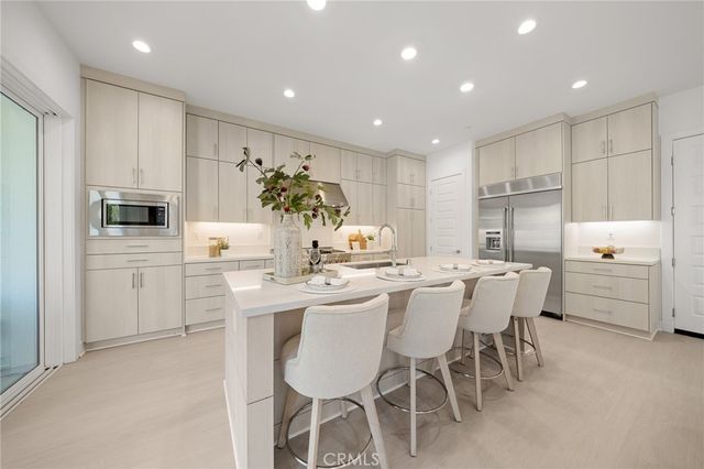 200 Orange Grove, Lake Forest, CA 92630