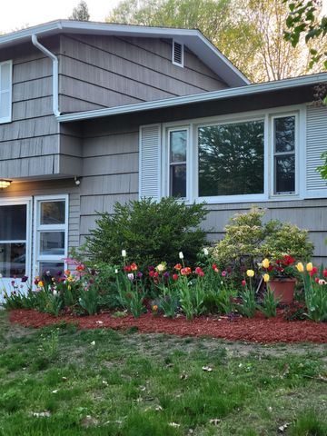 104 Lakewood Parkway, Burlington, VT 05408