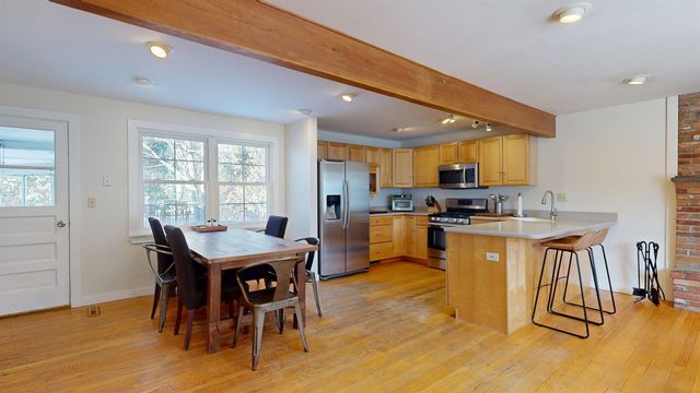 104 Lakewood Parkway, Burlington, VT 05408