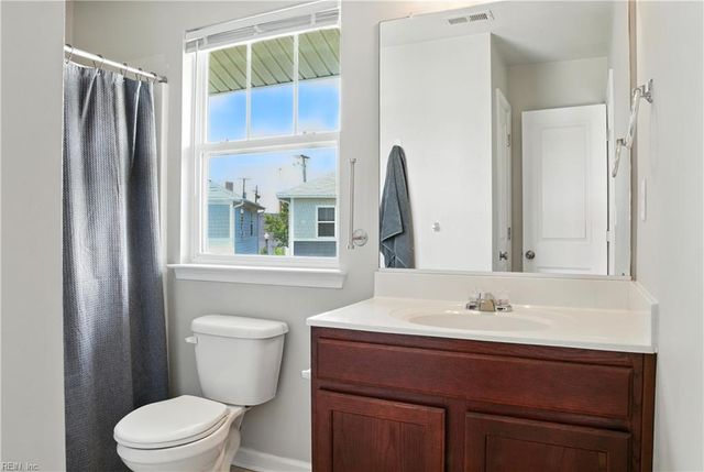 1135 Fairgrounds LN, Suffolk, VA 23434