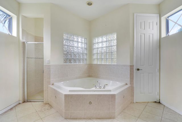 1599 Newhaven Point Lane, West Palm Beach, FL 33411