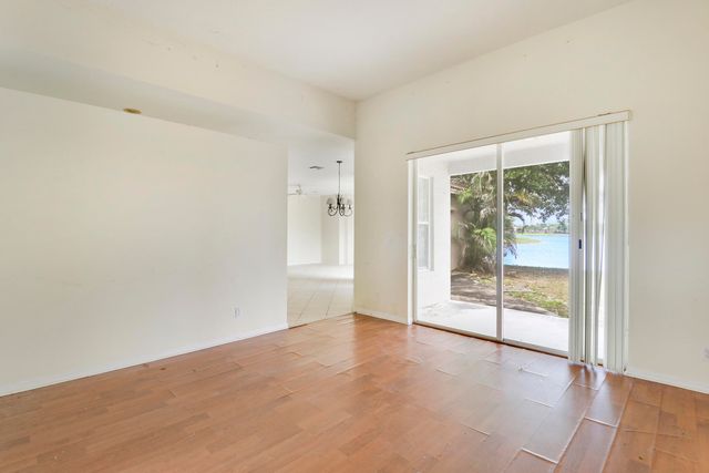 1599 Newhaven Point Lane, West Palm Beach, FL 33411