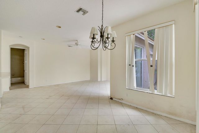 1599 Newhaven Point Lane, West Palm Beach, FL 33411