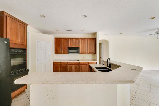 1599 Newhaven Point Lane, West Palm Beach, FL 33411