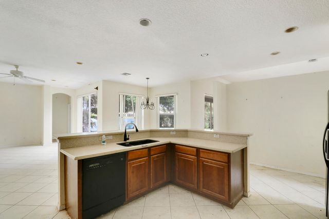 1599 Newhaven Point Lane, West Palm Beach, FL 33411