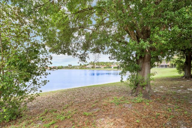 1599 Newhaven Point Lane, West Palm Beach, FL 33411