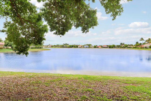 1599 Newhaven Point Lane, West Palm Beach, FL 33411