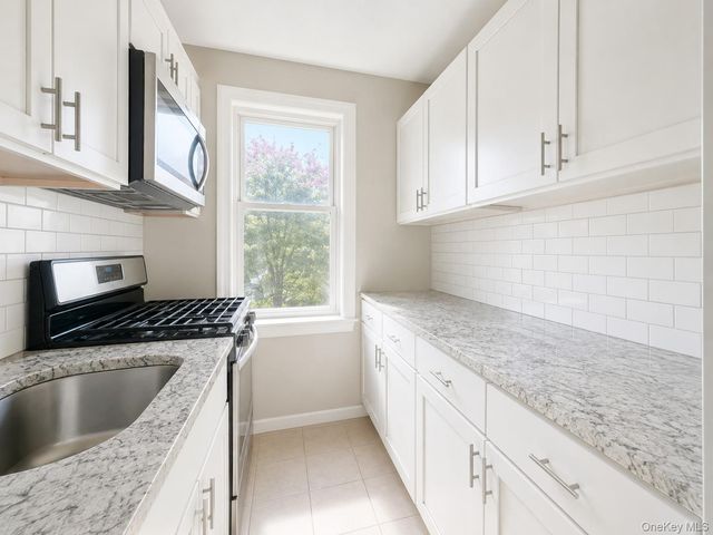 11 Bronx River Road 1M, Yonkers, NY 10704