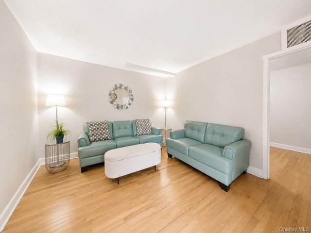 11 Bronx River Road 1M, Yonkers, NY 10704