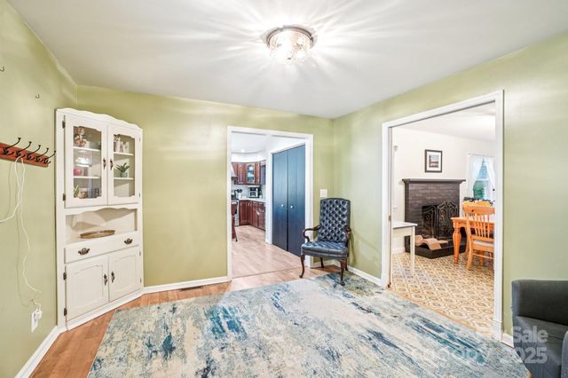 710 Heatherwood Drive, Hendersonville, NC 28792