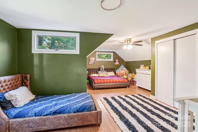 710 Heatherwood Drive, Hendersonville, NC 28792