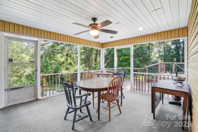 710 Heatherwood Drive, Hendersonville, NC 28792