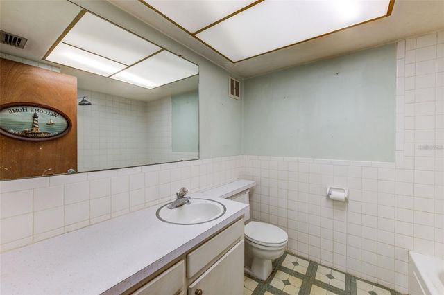 5155 9TH AVENUE N 302, St Petersburg, FL 33710