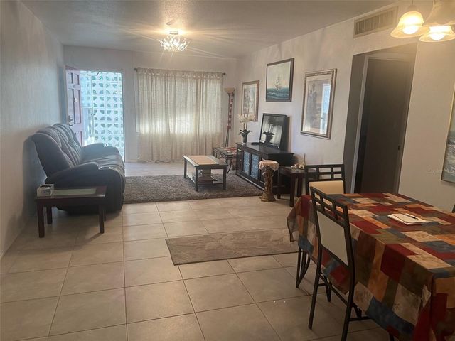 5155 9TH AVENUE N 302, St Petersburg, FL 33710