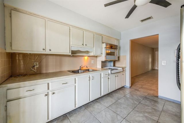5155 9TH AVENUE N 302, St Petersburg, FL 33710