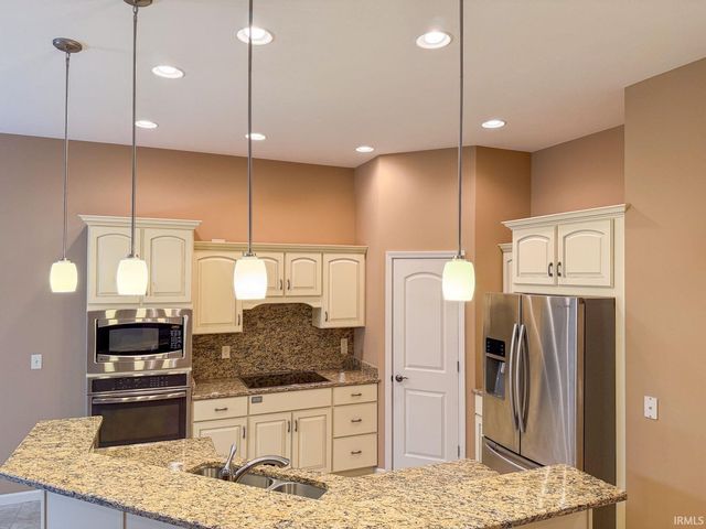 2521 Timberstone Dr, Elkhart, IN 46514