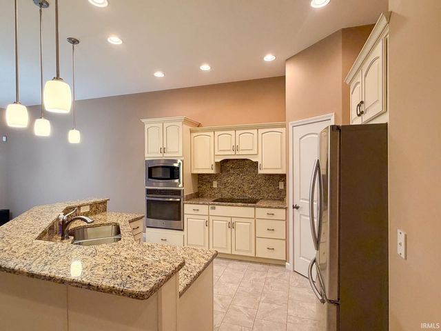 2521 Timberstone Dr, Elkhart, IN 46514