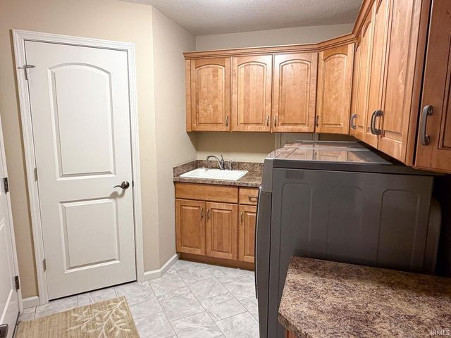 2521 Timberstone Dr, Elkhart, IN 46514