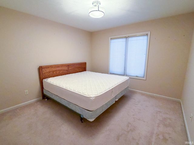 2521 Timberstone Dr, Elkhart, IN 46514