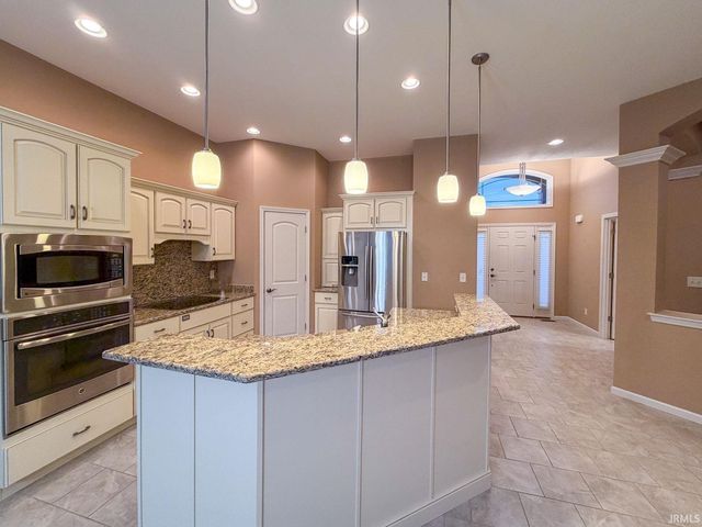 2521 Timberstone Dr, Elkhart, IN 46514