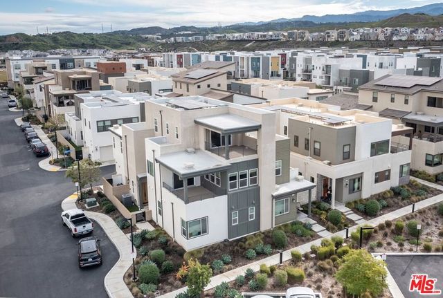 27525 Illumination Court, Valencia, CA 91381