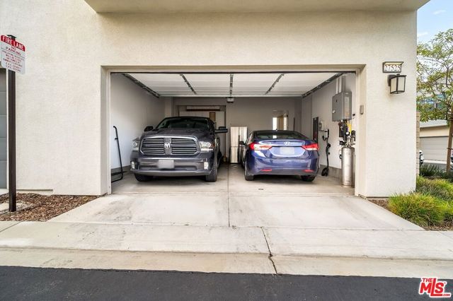 27525 Illumination Court, Valencia, CA 91381