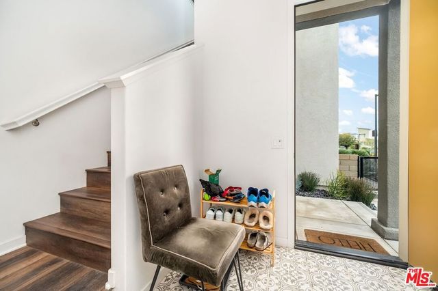 27525 Illumination Court, Valencia, CA 91381