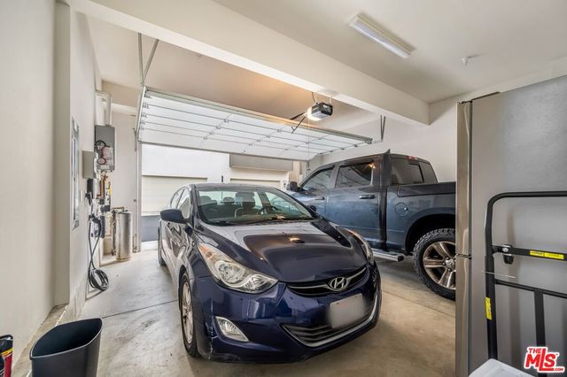 27525 Illumination Court, Valencia, CA 91381