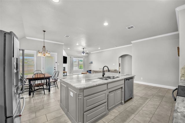 1904 Town Creek Circle, Weatherford, TX 76086
